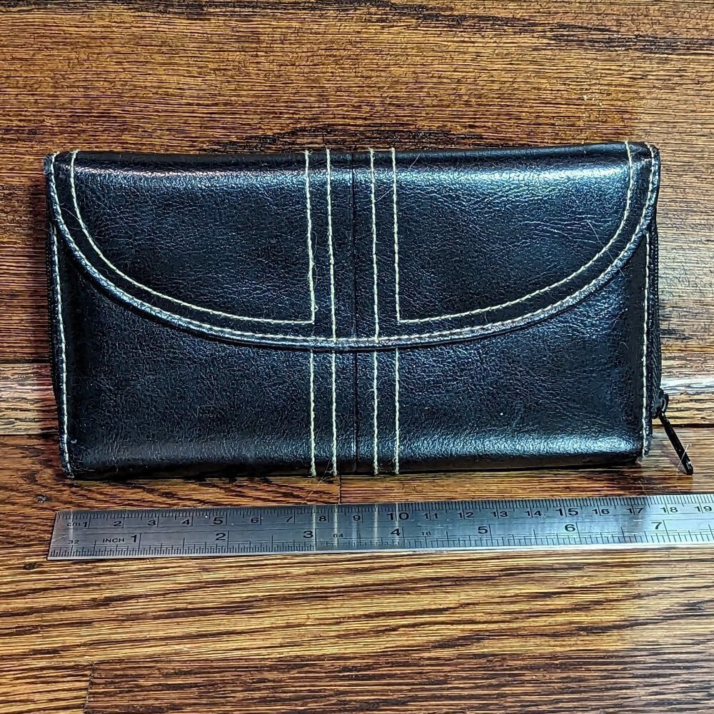 Buxton black leather wallet